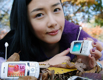 LG_KB1800.jpg