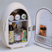 eggshappedfridge03.jpg