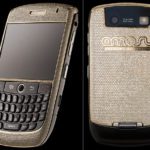 BlackBerry de ouro incrustado com 4.459 diamantes