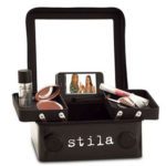 Stila: porta-maquiagem e dock station para iPod
