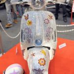 Kymco: scooter japonesa customizada com 100.000 cristais Swarovski