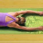 Tapete para yoga: Gaiam Audio Yoga Mat conectando o iPod