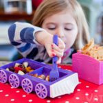 Chew Chew train: prato, garfo, colher e bandeja para criança