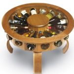 Mesa Don Vino com capacidade de armazenar até 16 garrafas de vinho