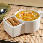 Xícara para chá e cream crackers
