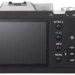Câmera K-01 APS-C  da Pentax com design de Marc Newson