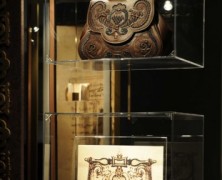 Bolsa criada por Leonardo da Vinci recriada em couro