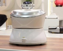 Famibot da  ECOVACS : robô e segurança do lar
