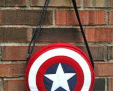 Bolsa com o escudo do Capitão América