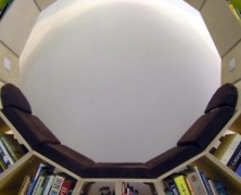 Estante para livros Long Form Library com design de Thomas Mills